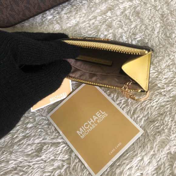 Michael Kors Jet Set Crossbody & Coin Pouch ID Set - Picture 9 of 10